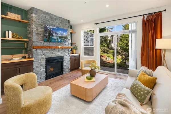 $725,000 | 5390 237th Terrace Southeast, Unit 302, Issaquah, WA 98029