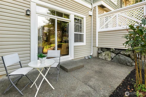 $725,000 | 5390 237th Terrace Southeast, Unit 302, Issaquah, WA 98029