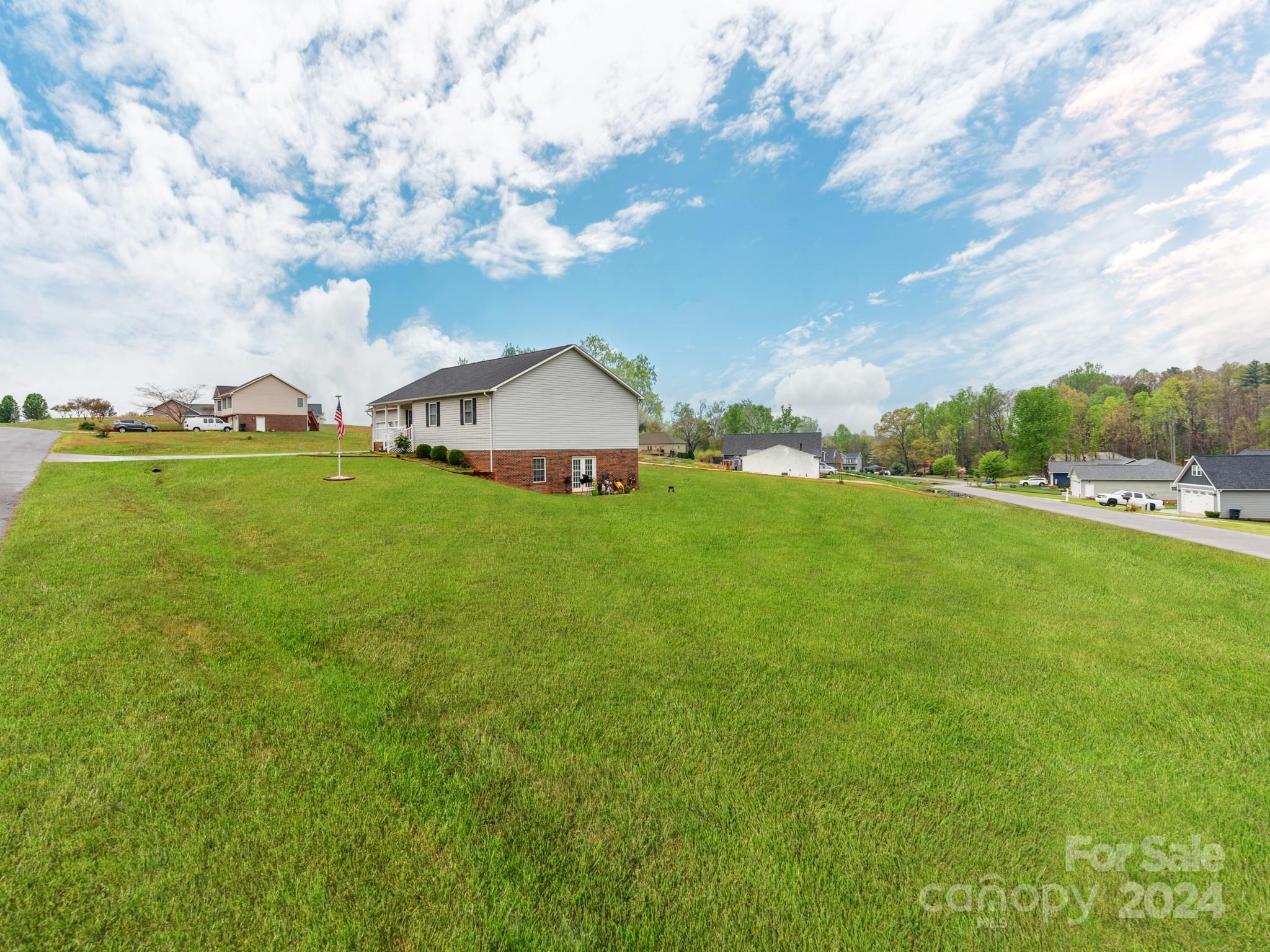 2613 Genes Loop Morganton, NC 28655 - Photo 3 of 32 Gallery Image 3