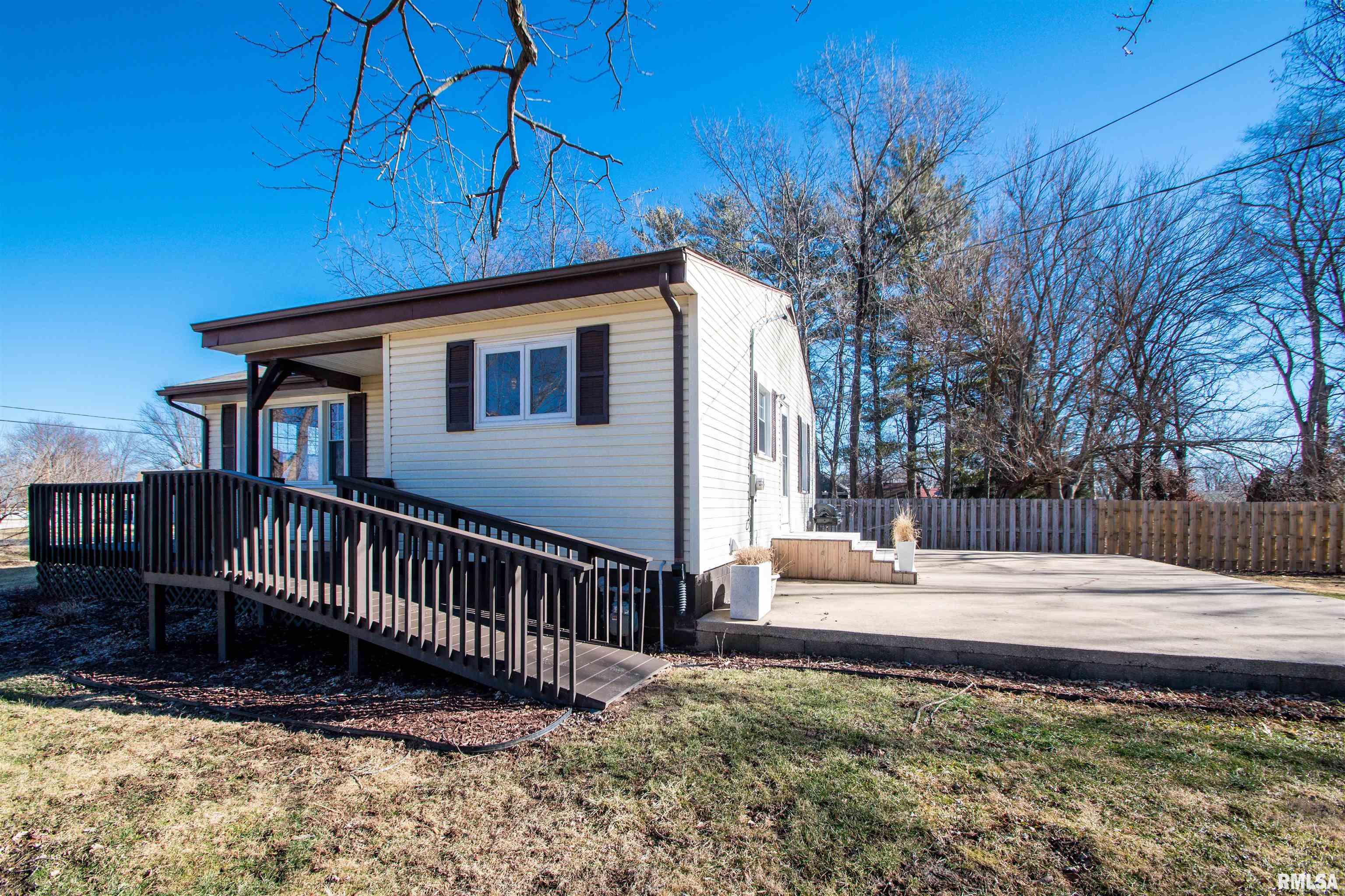 6732 Jones Road Peoria, IL 61604 - Photo 8 of 37 Gallery Image 8