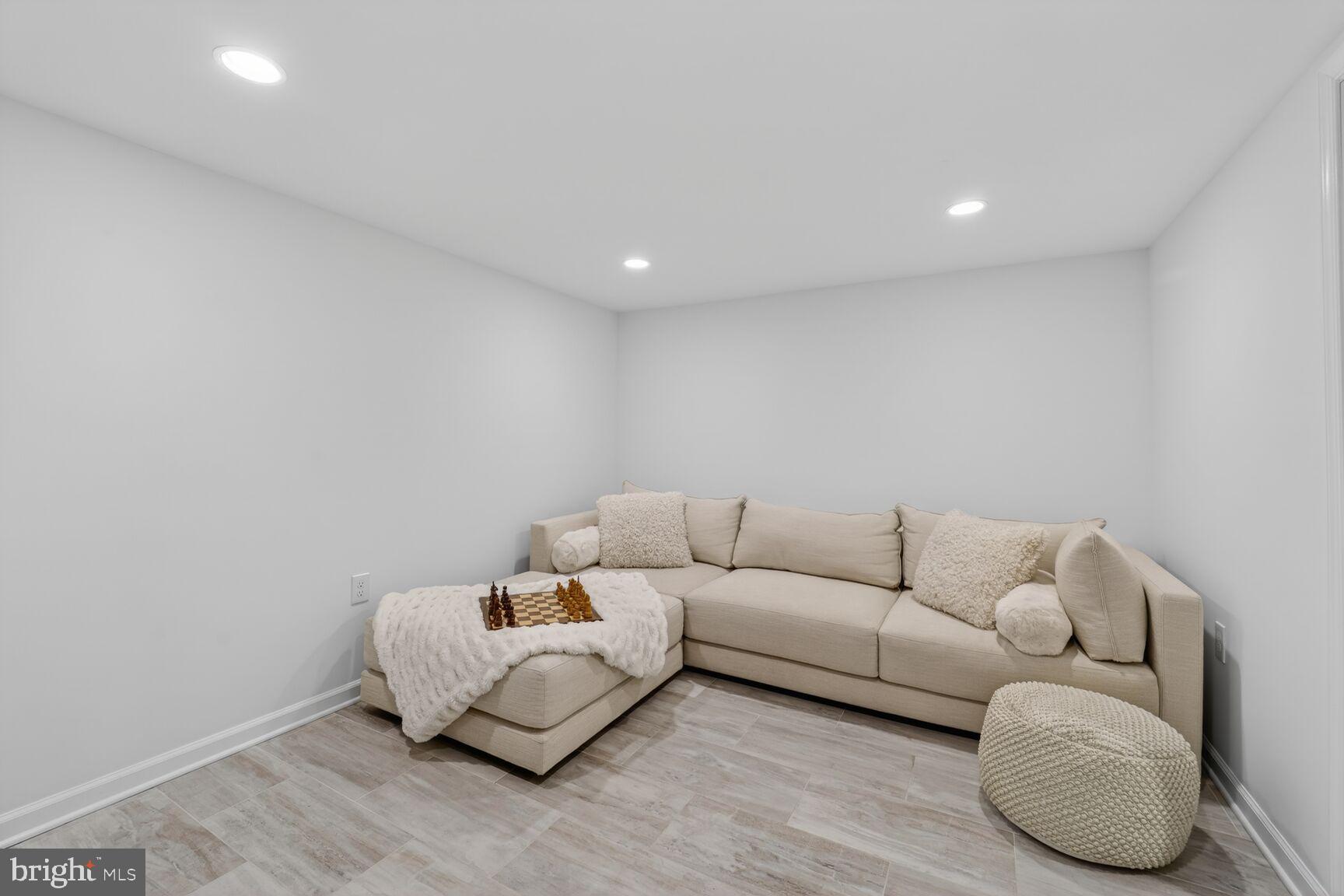 203 Princess Street Alexandria, VA 22314 - Photo 18 of 30 a living room with furniture