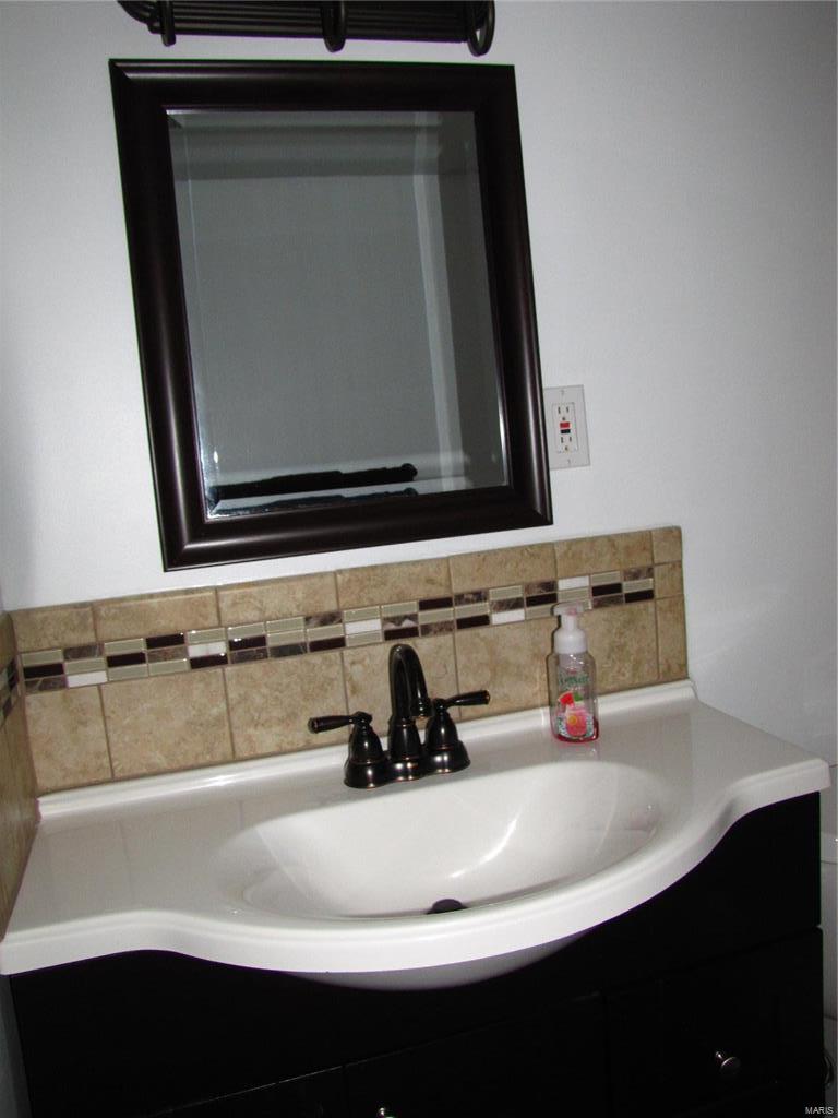 11957 Tesson Ferry Road, Unit D St. Louis, MO 63128 - Photo 9 of 18 Gallery Image 9