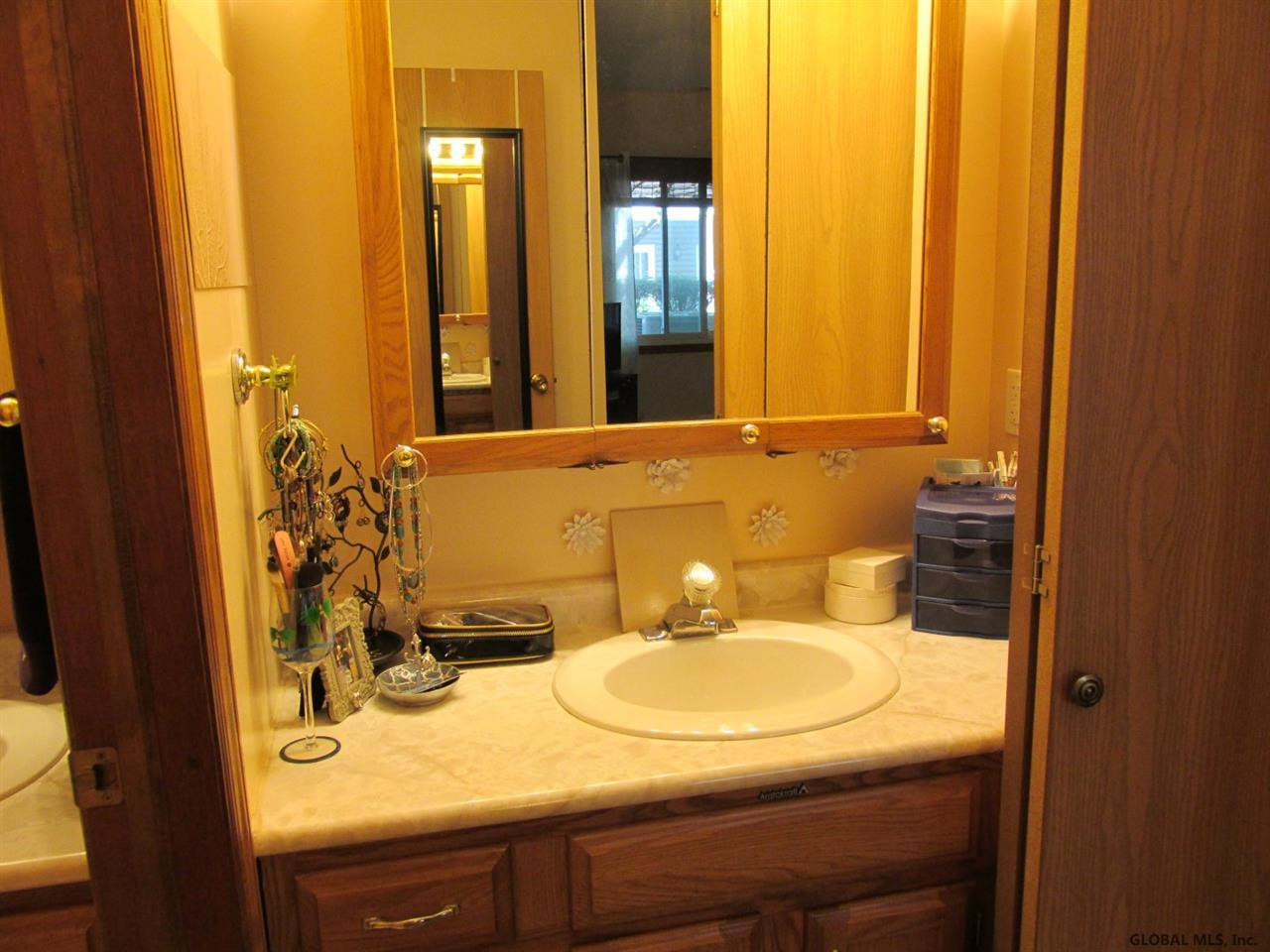1976 E133 Curry Road Schenectady, NY 12303 - Photo 13 of 20 Photo 13