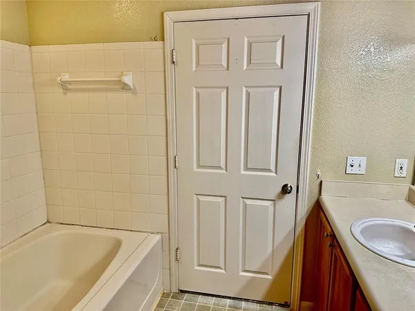 $209,900 | 9125 Lee Vista Boulevard, Unit 704, Orlando, FL 32829