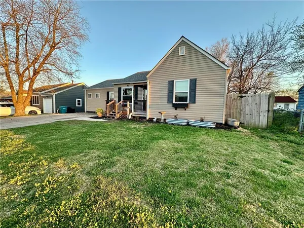 $198,000 | 1625 Main Street, Osawatomie, KS 66064