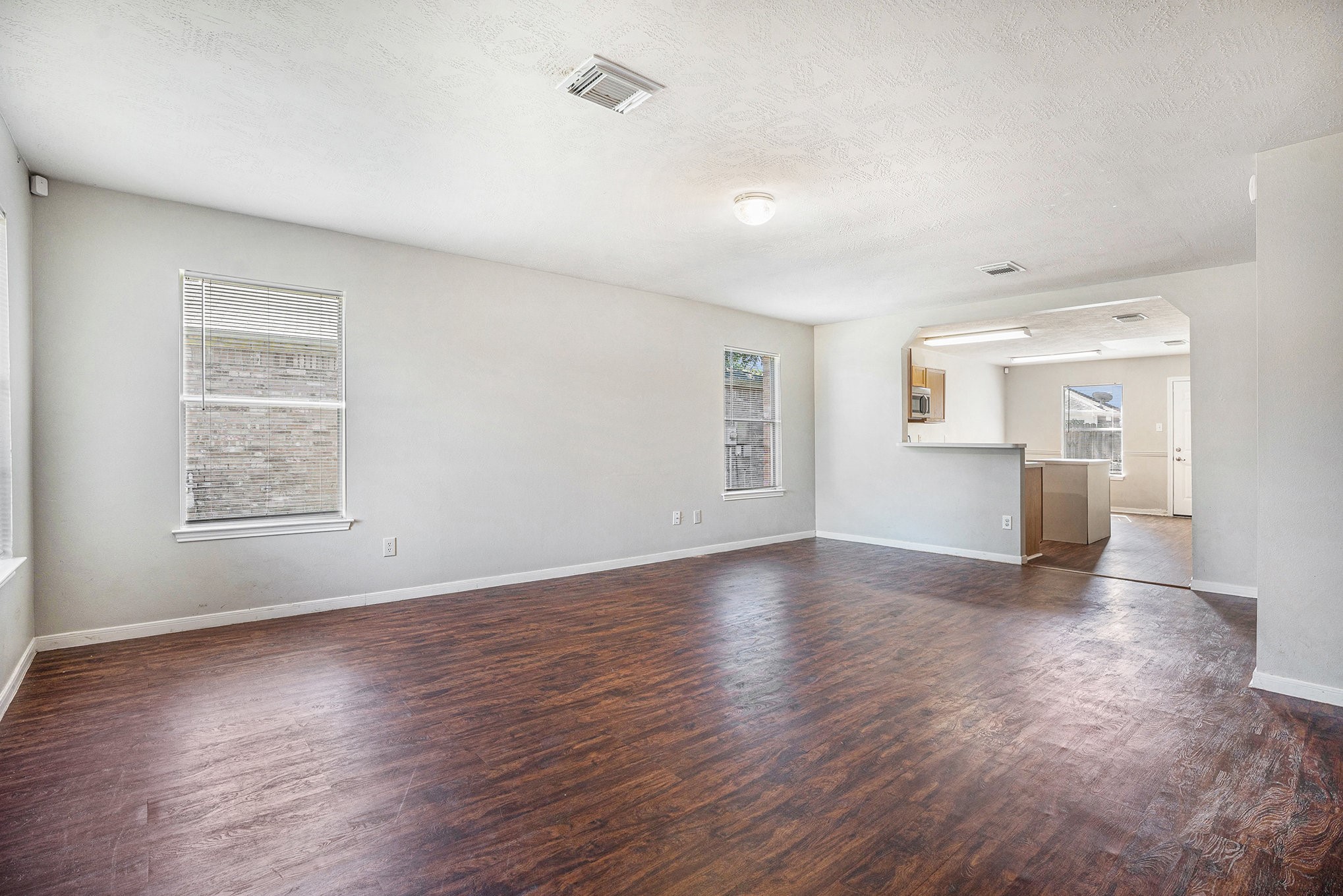 5314 Aloe Avenue Baytown, TX 77521 - Photo 3 of 17