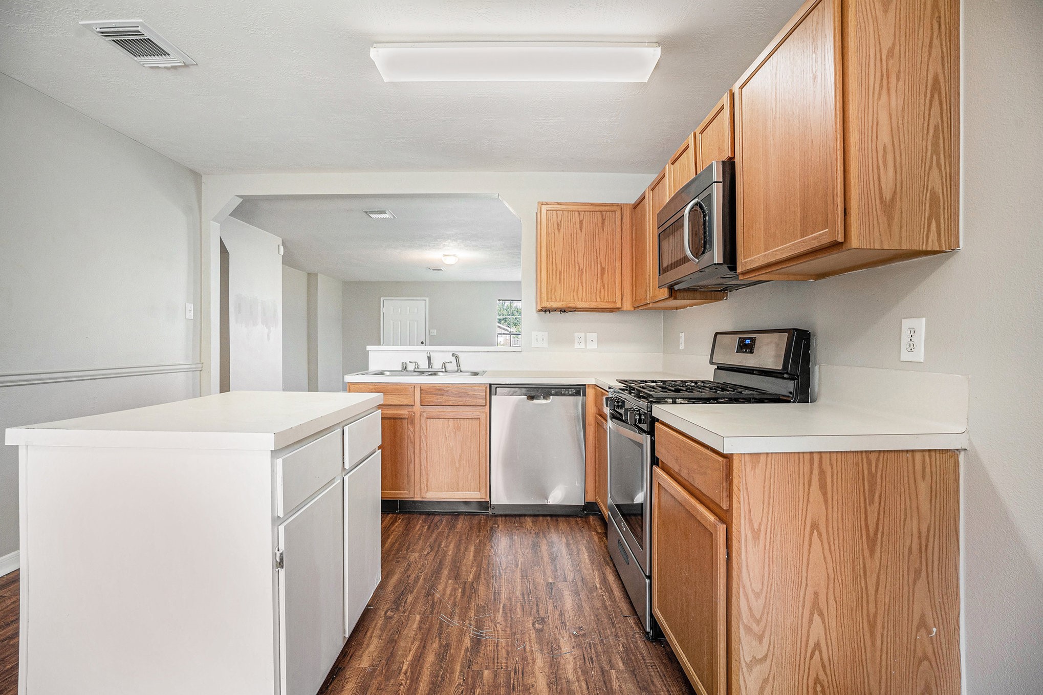 5314 Aloe Avenue Baytown, TX 77521 - Photo 7 of 17