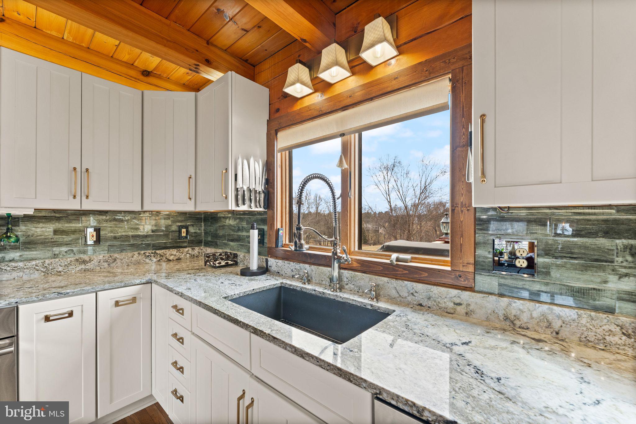 20233 Shelburne Glebe Road Purcellville, VA 20132 - Photo 16 of 73 Gallery Image 16