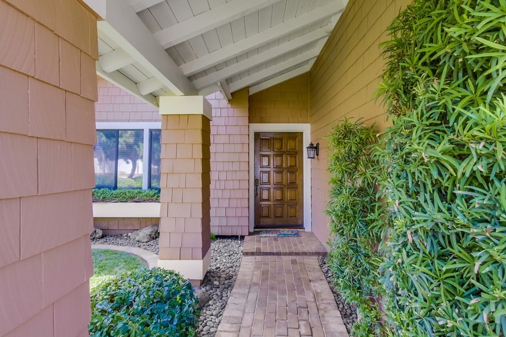 14214 Woodcreek Road Poway, CA 92064 - Photo 2 of 25 Gallery Image 2