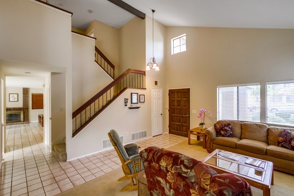 14214 Woodcreek Road Poway, CA 92064 - Photo 4 of 25 Gallery Image 4