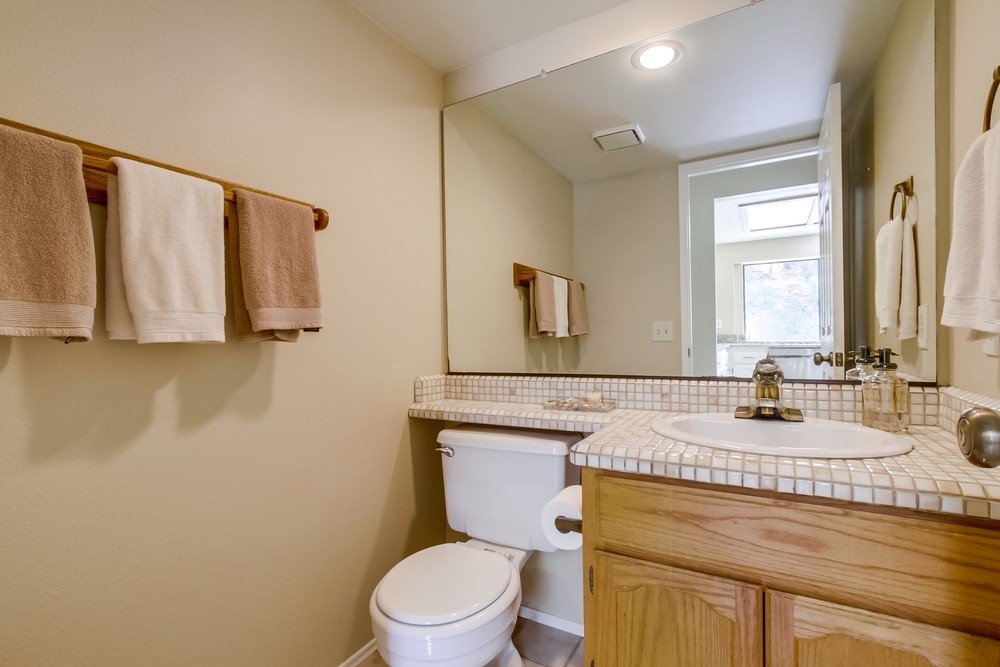 14214 Woodcreek Road Poway, CA 92064 - Photo 7 of 25 Gallery Image 7