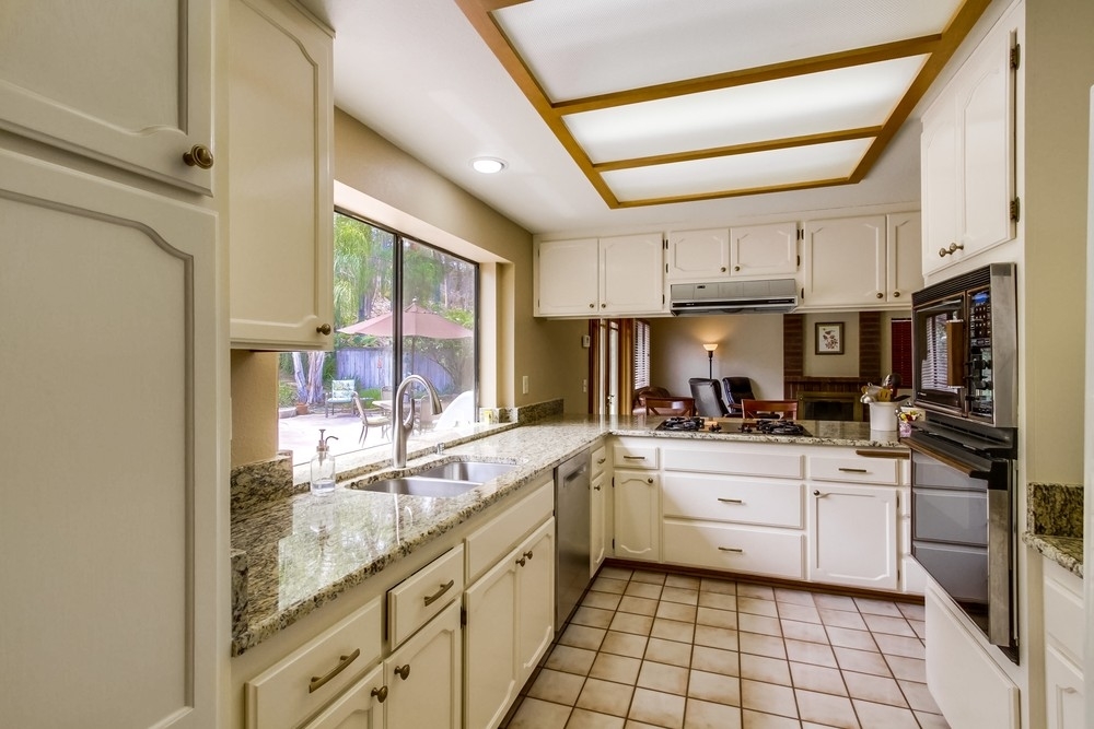14214 Woodcreek Road Poway, CA 92064 - Photo 9 of 25 Gallery Image 9