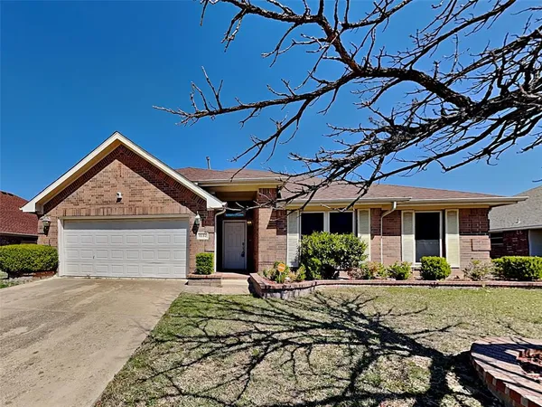 $2,700 | 1032 Bending Oak Drive, Cedar Hill, TX 75104