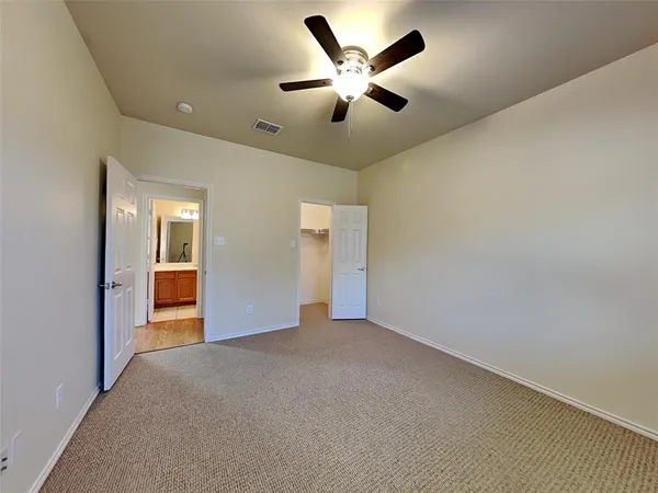 $2,700 | 1032 Bending Oak Drive, Cedar Hill, TX 75104