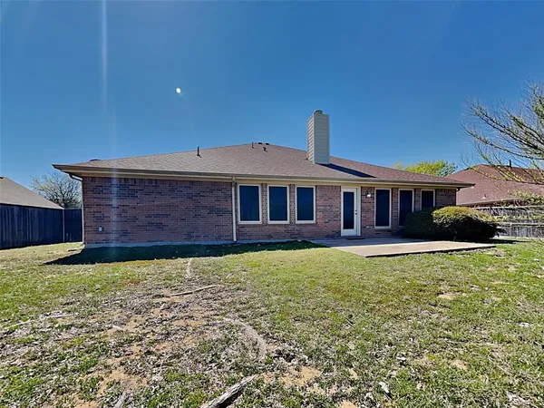 $2,700 | 1032 Bending Oak Drive, Cedar Hill, TX 75104