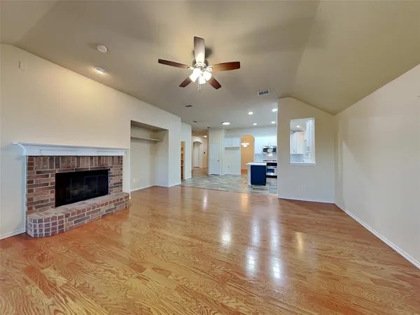 $2,700 | 1032 Bending Oak Drive, Cedar Hill, TX 75104