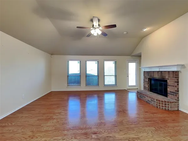 $2,700 | 1032 Bending Oak Drive, Cedar Hill, TX 75104