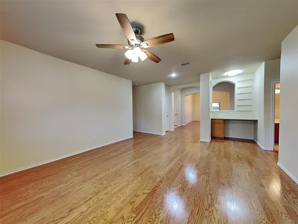 $2,700 | 1032 Bending Oak Drive, Cedar Hill, TX 75104