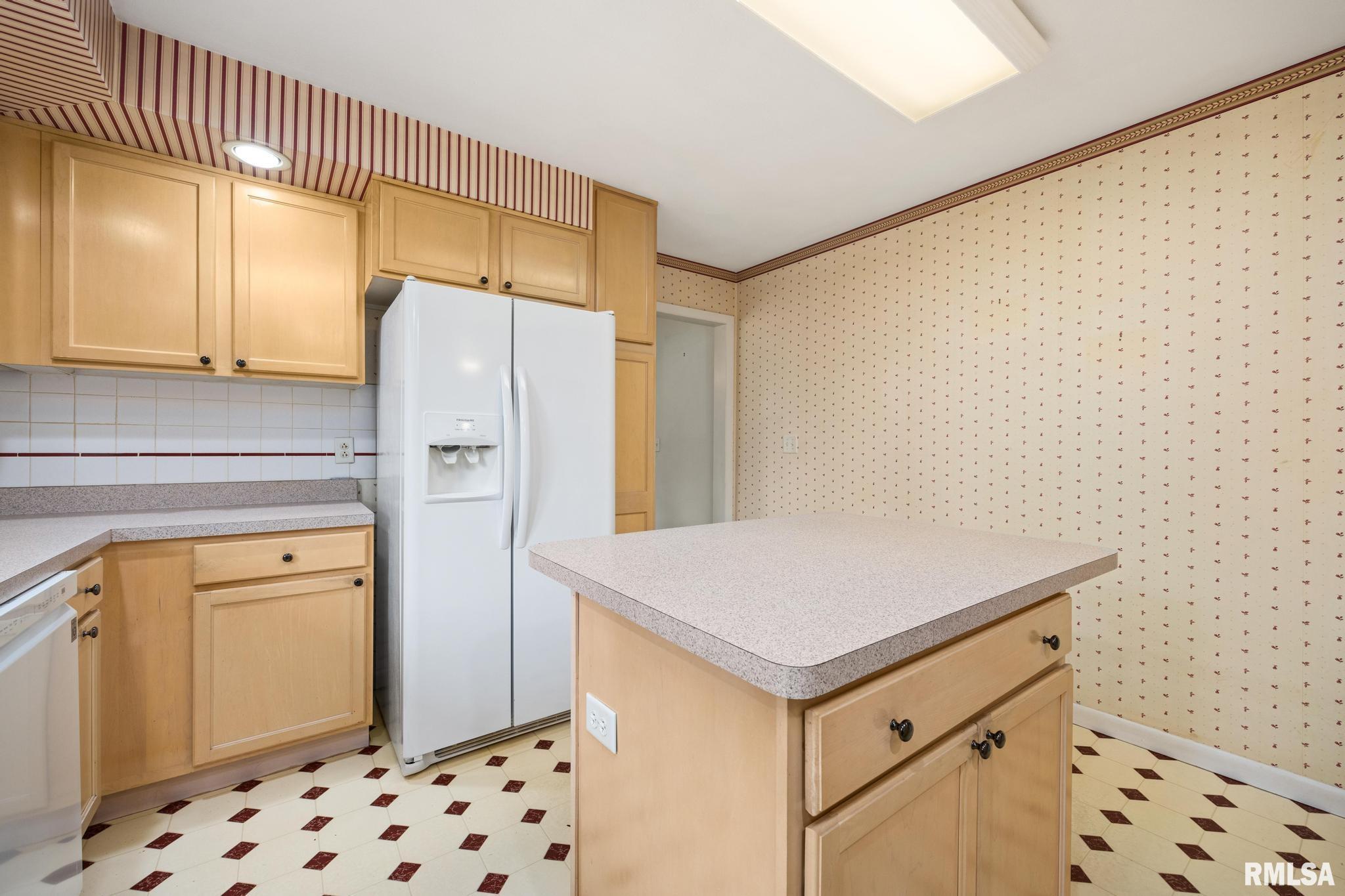 1140 Brentwood Road Morton, IL 61550 - Photo 16 of 51 Gallery Image 16