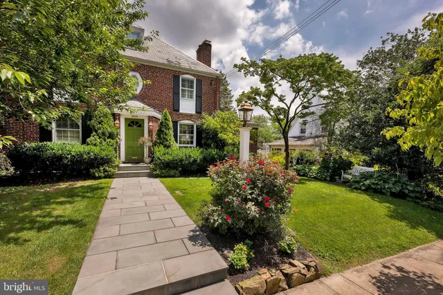 $1,399,000 | 8505 Lynwood Place, Chevy Chase, MD 20815
