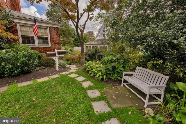 $1,399,000 | 8505 Lynwood Place, Chevy Chase, MD 20815