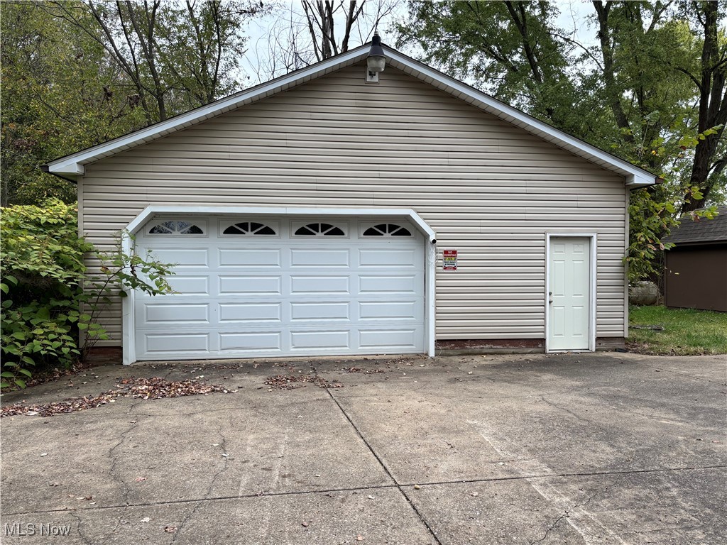 13885 Beard Road New Springfield, OH 44443 - Photo 25 of 27 Huge Garage