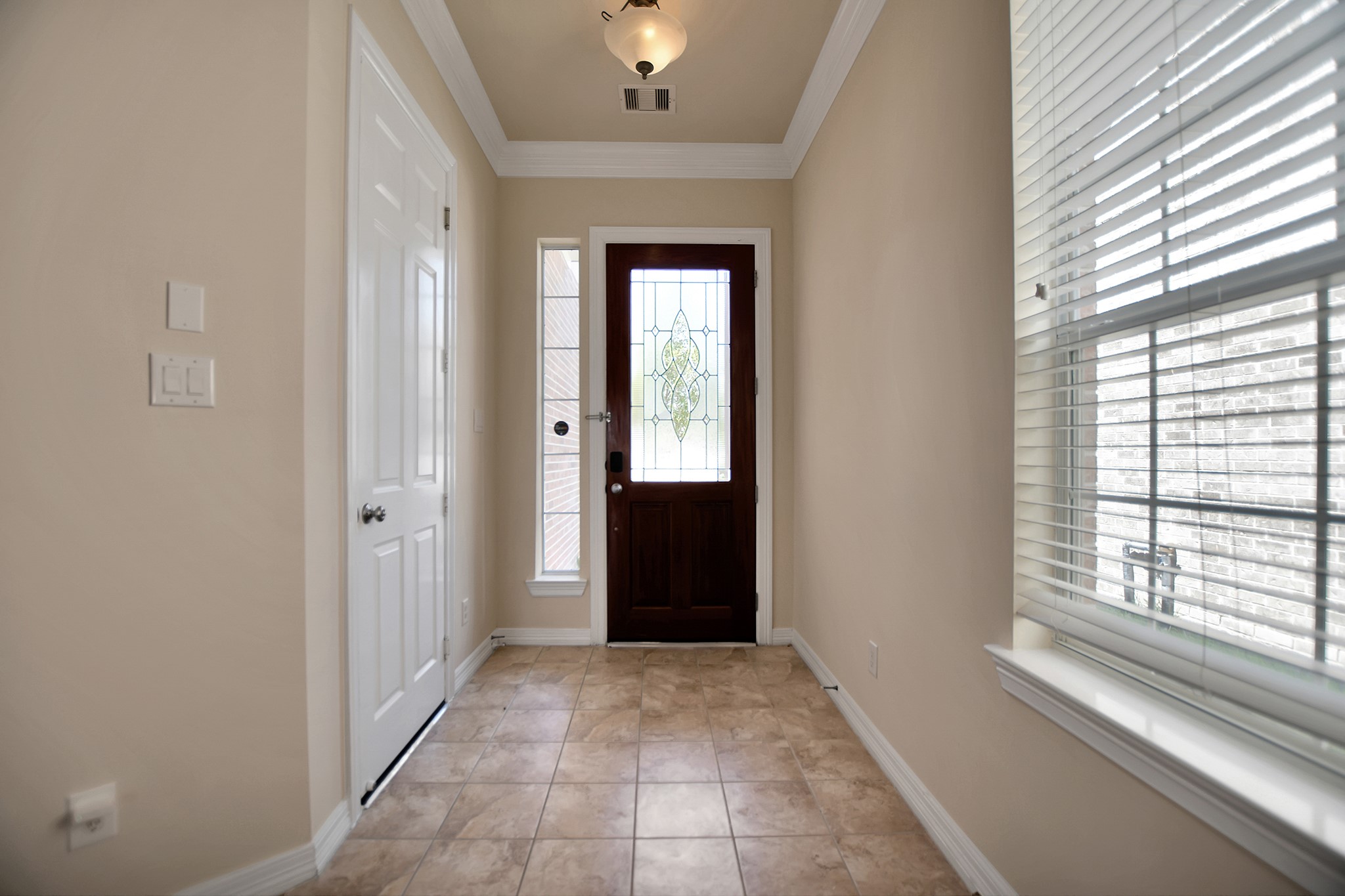 14459 Basalt Lane Houston, TX 77077 - Photo 6 of 35 Foyer