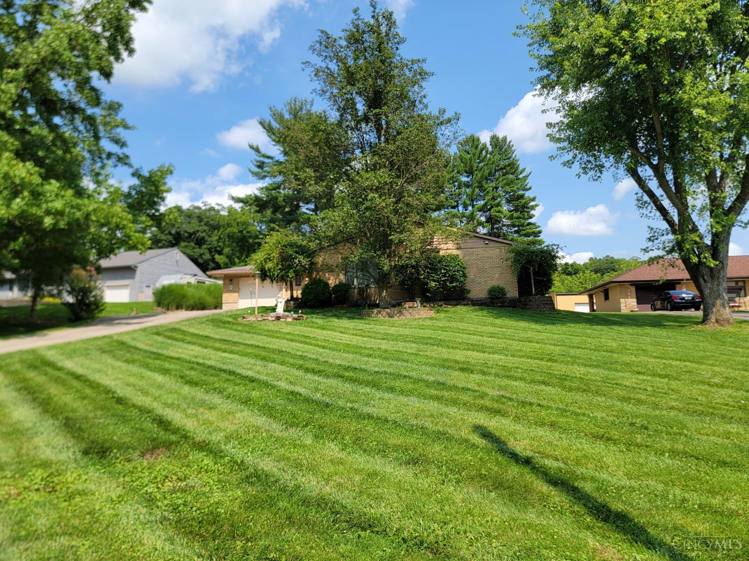 3336 Buell Road Cincinnati, OH 45251 - Photo 2 of 23