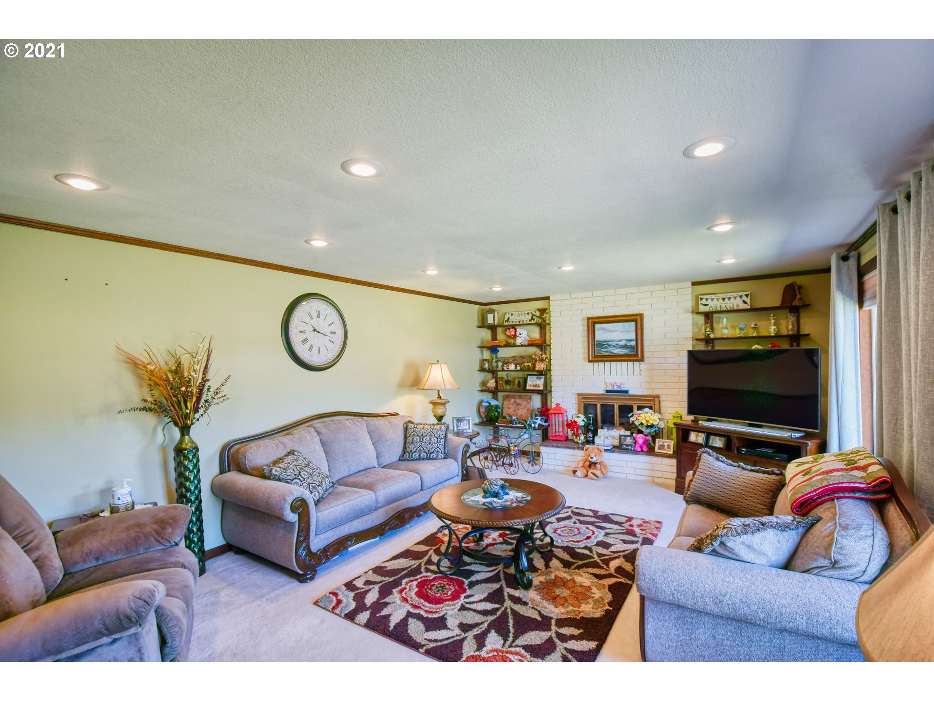 1416 Southwest 45th Street Pendleton, OR 97801 - Photo 5 of 26