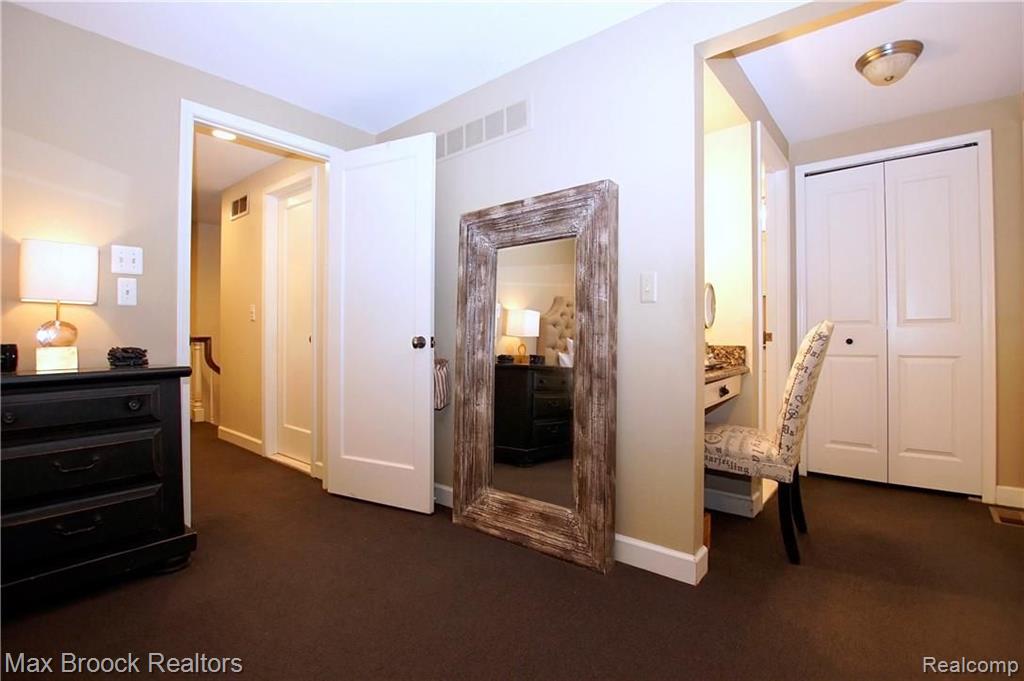 35145 Old Timber Road Farmington Hills, MI 48331 - Photo 33 of 48