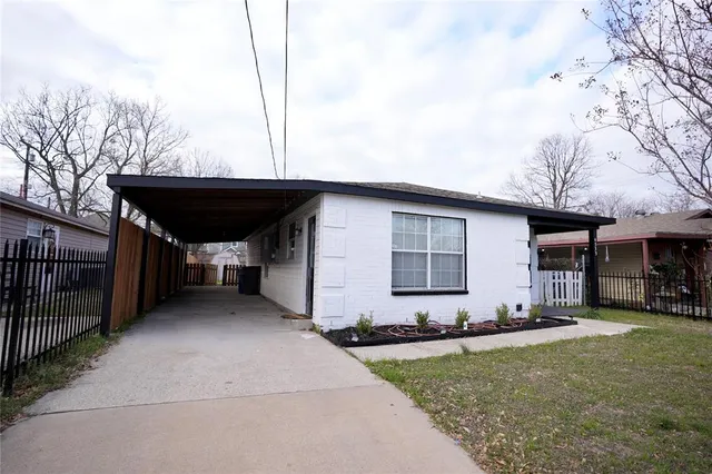 $2,400 | 4535 Parry Avenue, Dallas, TX 75223