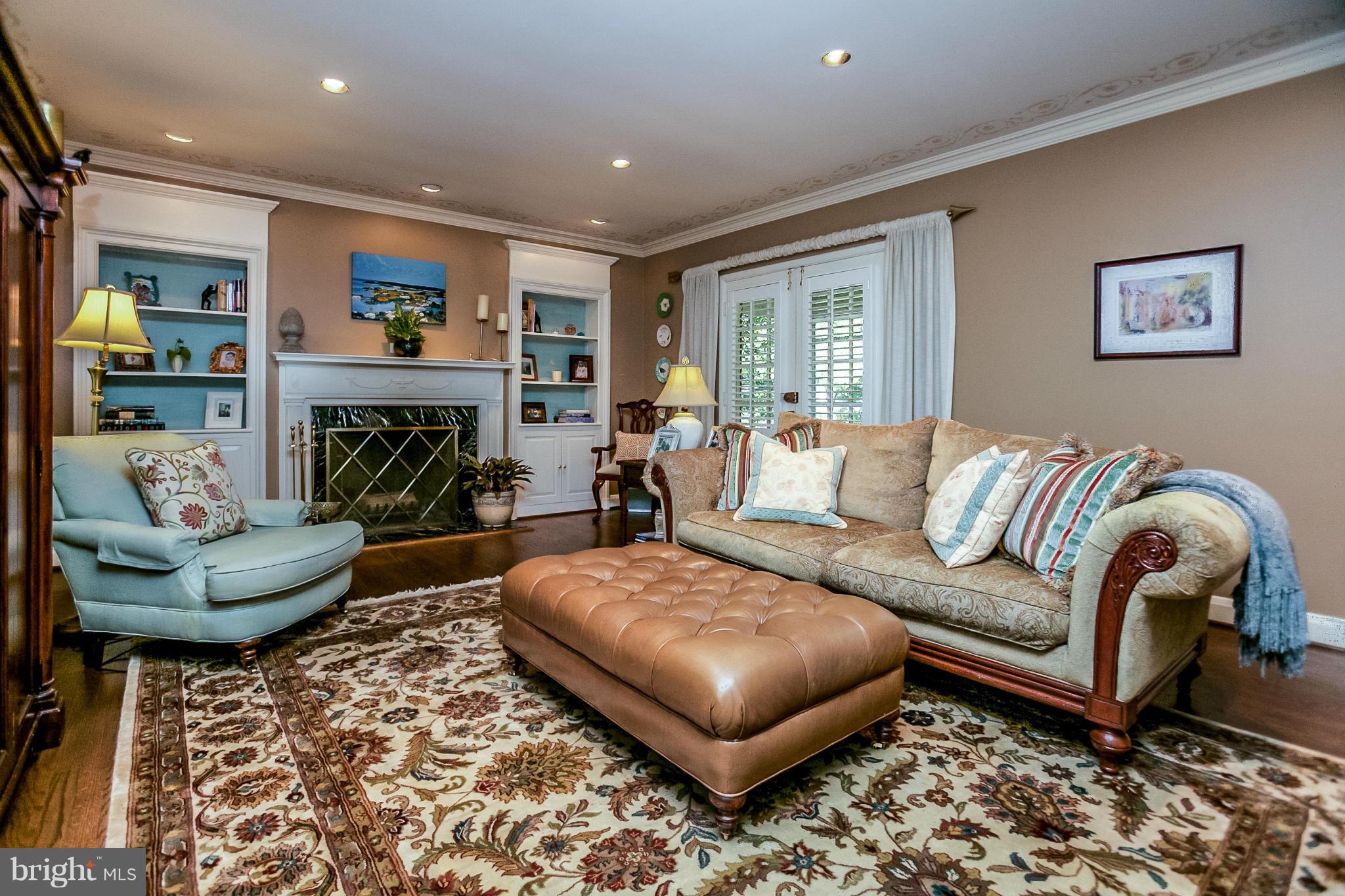 113 Churchwardens Road Baltimore, MD 21212 - Photo 3 of 30 Living Room