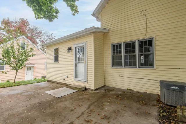 $217,900 | 116 Rosendale Street, Beaver Dam, WI 53916