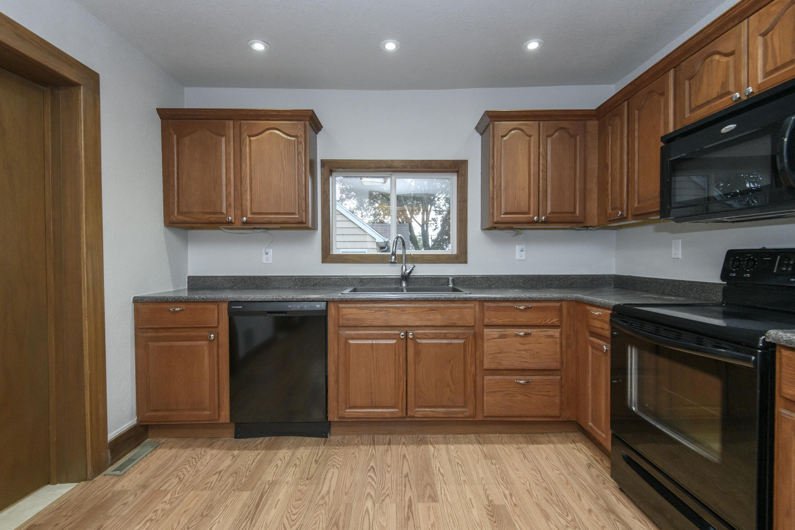 116 Rosendale Street Beaver Dam, WI 53916 - Photo 7 of 28 116 Rosendale-16