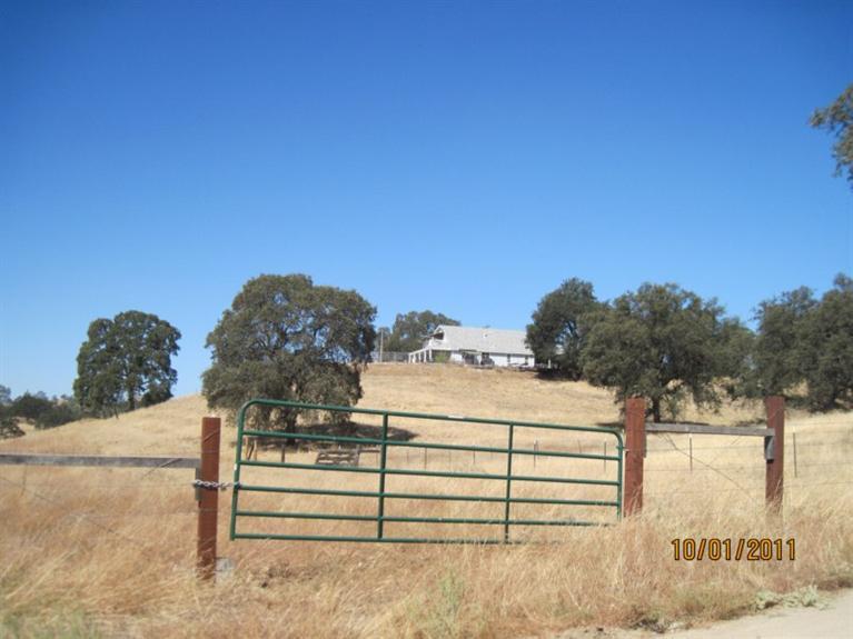 20919 Auberry Road Clovis, CA 93619 - Photo 3 of 16 Gallery Image 3