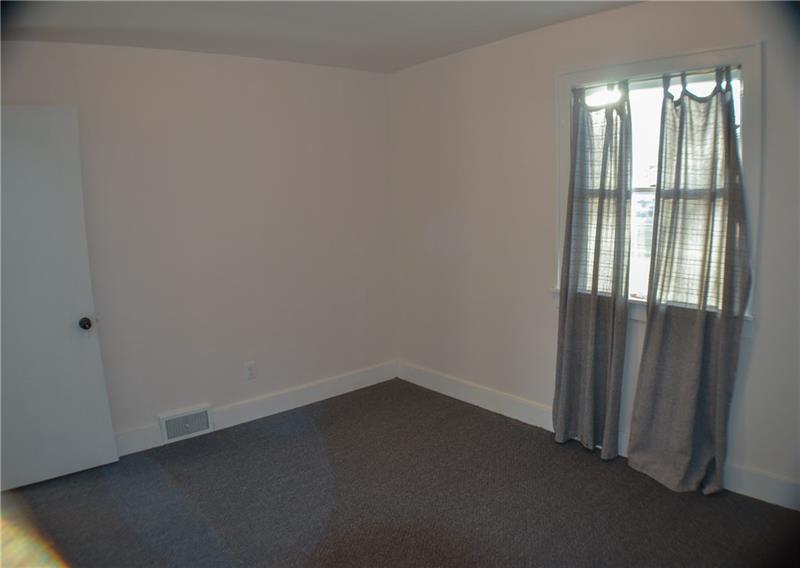 1639 Weigand Road Vandergrift, PA 15690 - Photo 14 of 25