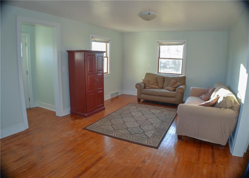 1639 Weigand Road Vandergrift, PA 15690 - Photo 4 of 25