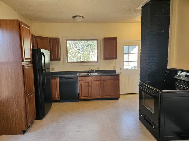 $297,500 | 33 Shepard Street, Bath, ME 04530