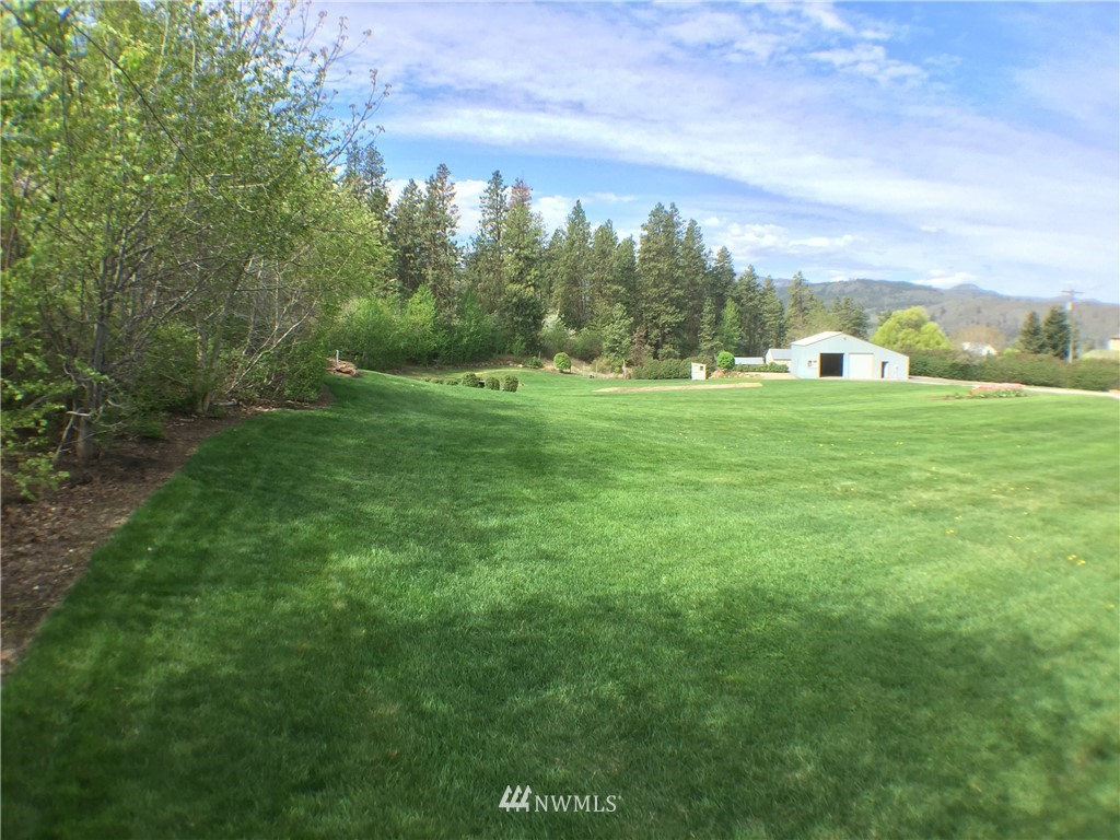 6422 Loop Road Wenatchee, WA 98801 - Photo 4 of 25 Gallery Image 4