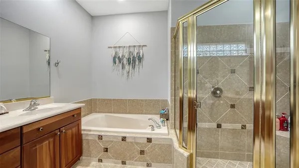 $4,500 | 9000 Willow Brook Drive, Sarasota, FL 34238