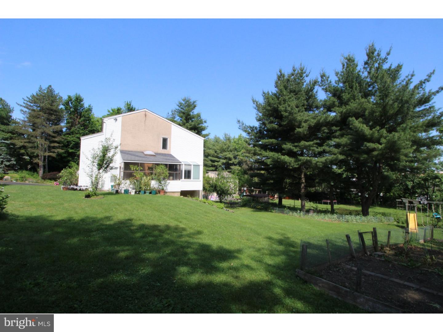 303 Red Lion Road Huntingdon Valley, PA 19006 - Photo 4 of 21 Gallery Image 4