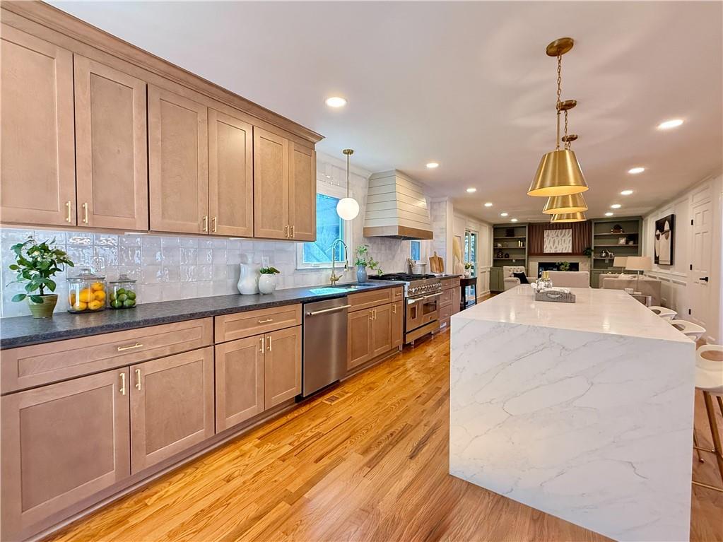 1208 Dunbrooke Lane Atlanta, GA 30338 - Photo 5 of 34