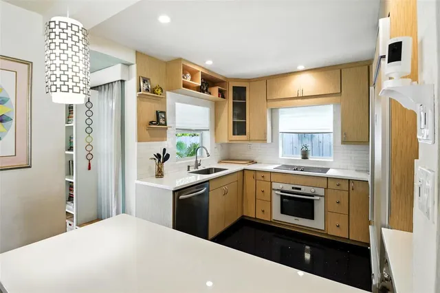 $797,000 | 1625 Northeast 20th Avenue, Fort Lauderdale, FL 33304