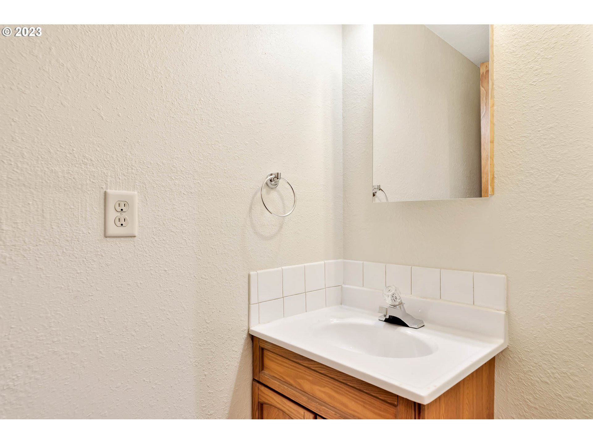 580 North 51st Street Springfield, OR 97478 - Photo 13 of 29
