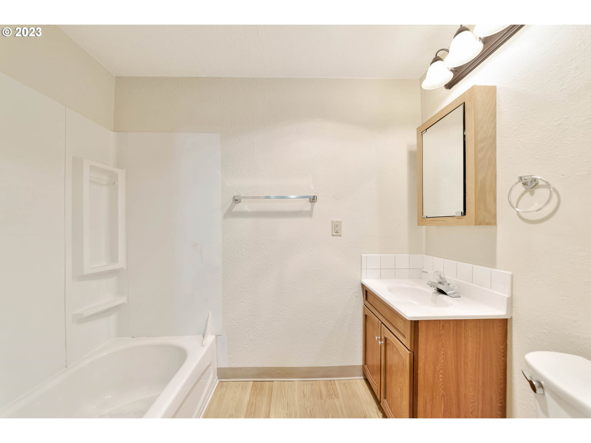 580 North 51st Street Springfield, OR 97478 - Photo 18 of 29