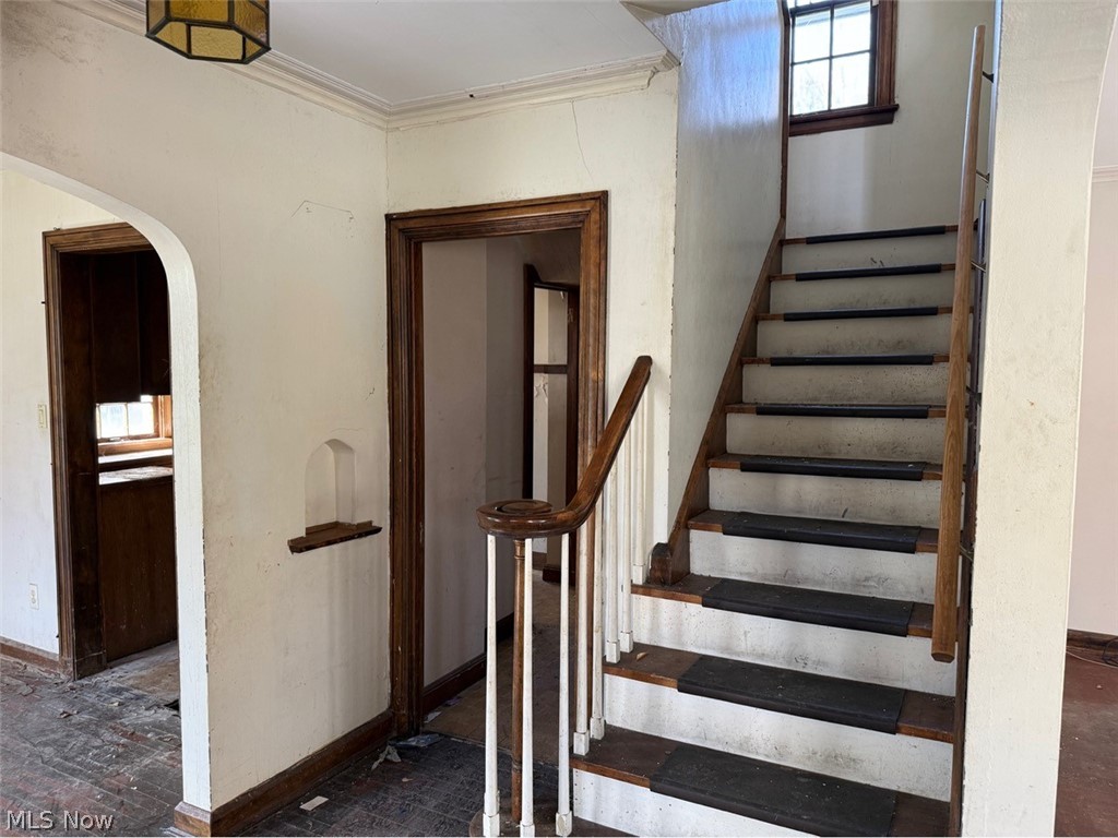 16173 Glynn Road East Cleveland, OH 44112 - Photo 8 of 37
