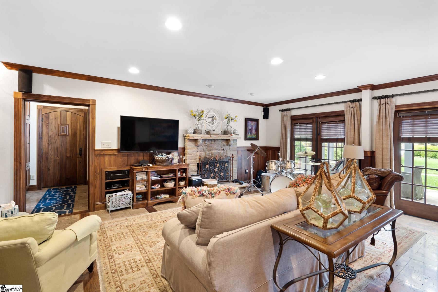 216 Riverside Drive Greenville, SC 29605 - Photo 12 of 36 Gallery Image 12