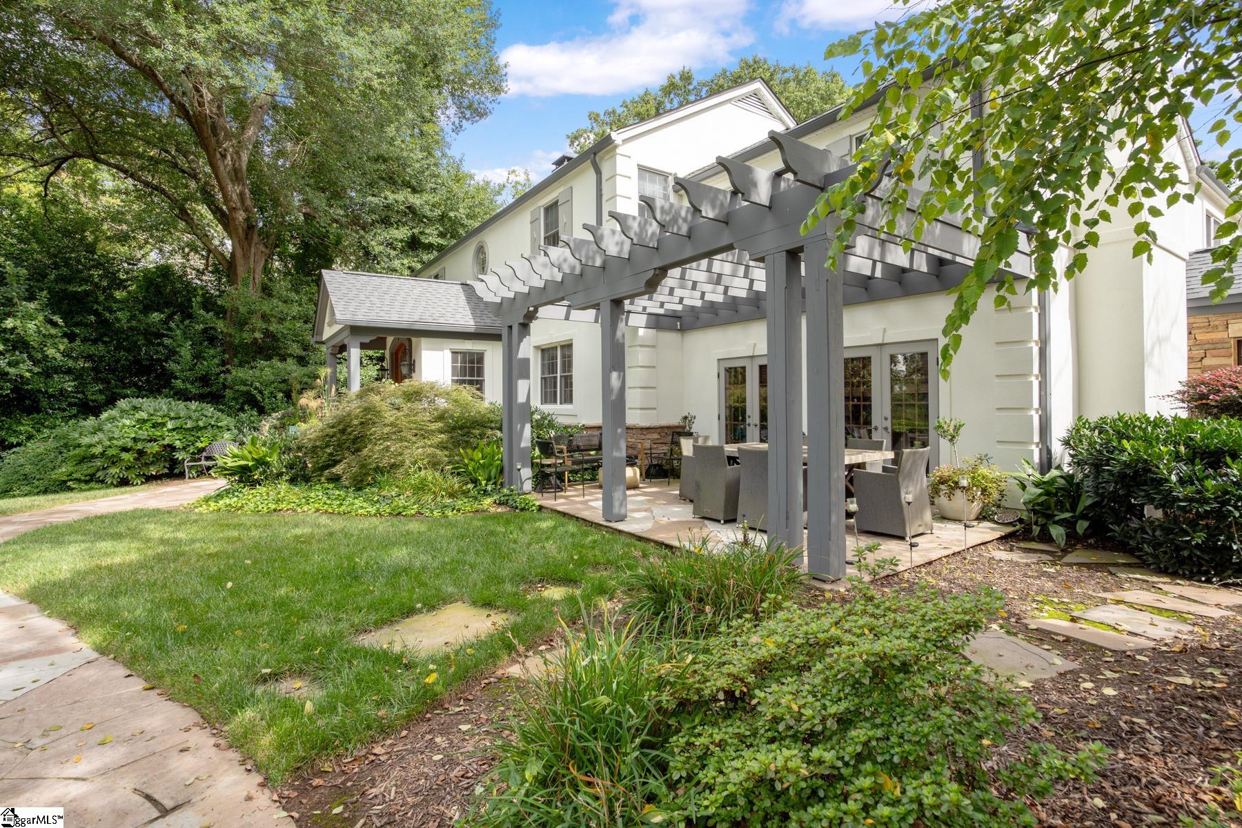 216 Riverside Drive Greenville, SC 29605 - Photo 3 of 36 Gallery Image 3