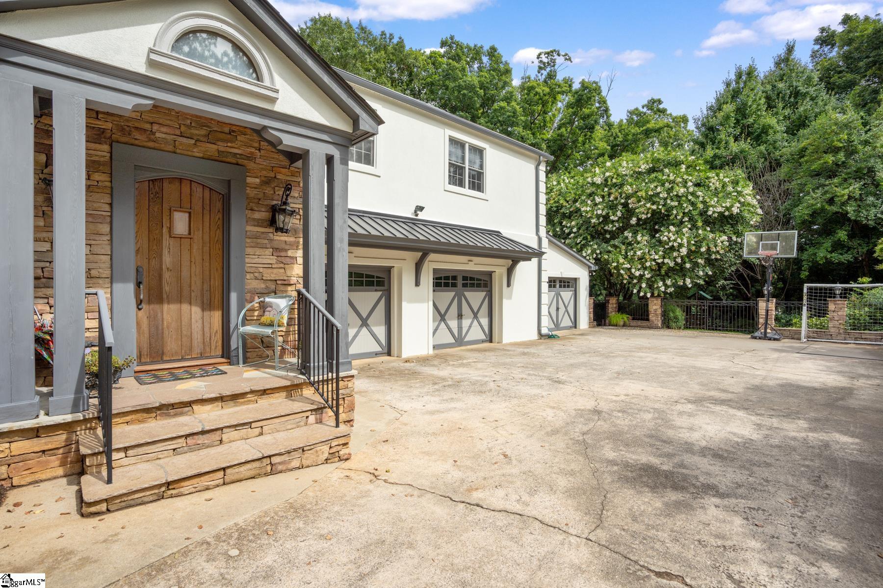 216 Riverside Drive Greenville, SC 29605 - Photo 33 of 36 Gallery Image 33