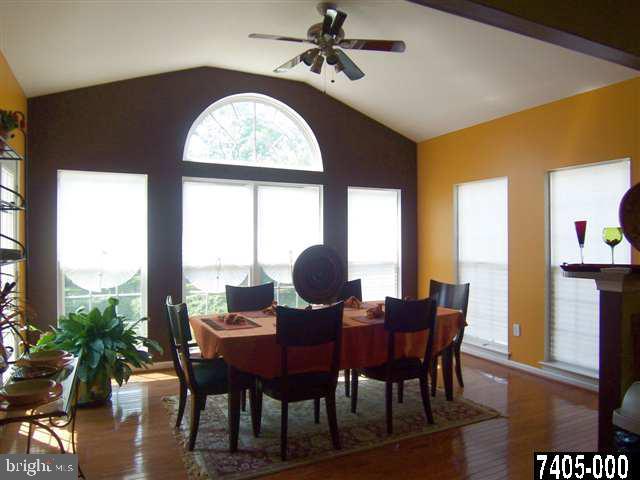 513 Wynwood Road York, PA 17402 - Photo 13 of 25 Gallery Image 13
